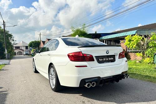 Second hand 2015 BMW 5 Series Sedan 528i 2.0 M-sport 